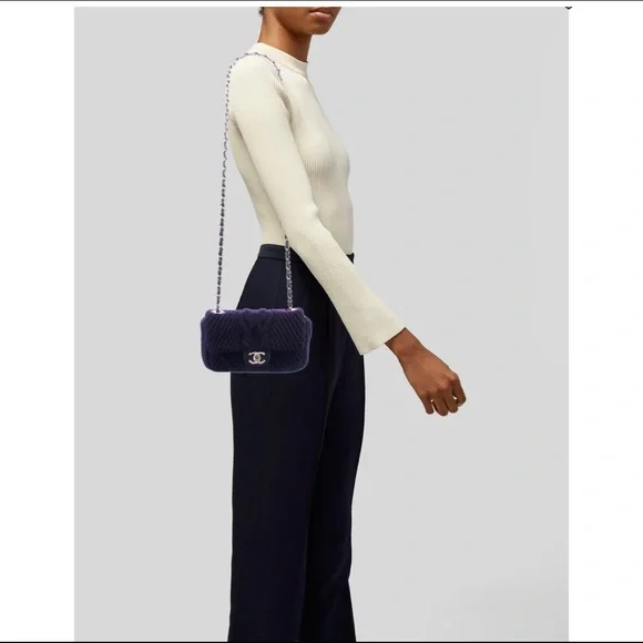 CHANEL
Paris-Hamburg Cable Knit Mini Flap Bag - Picture 4 of 4